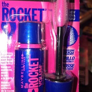 Mascara eyeliner lipstick